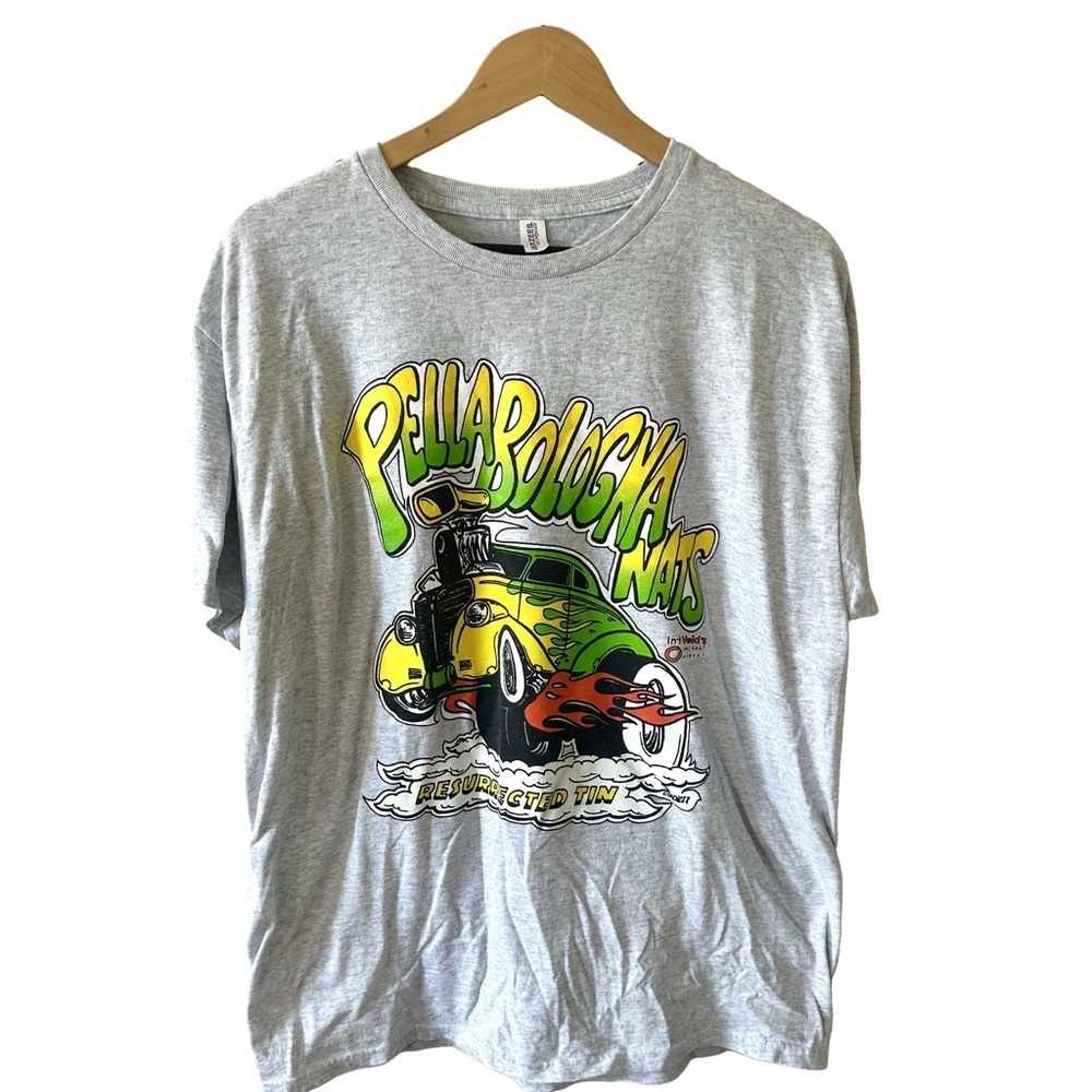 Jerzees Gray Graphic Tee with Car Design